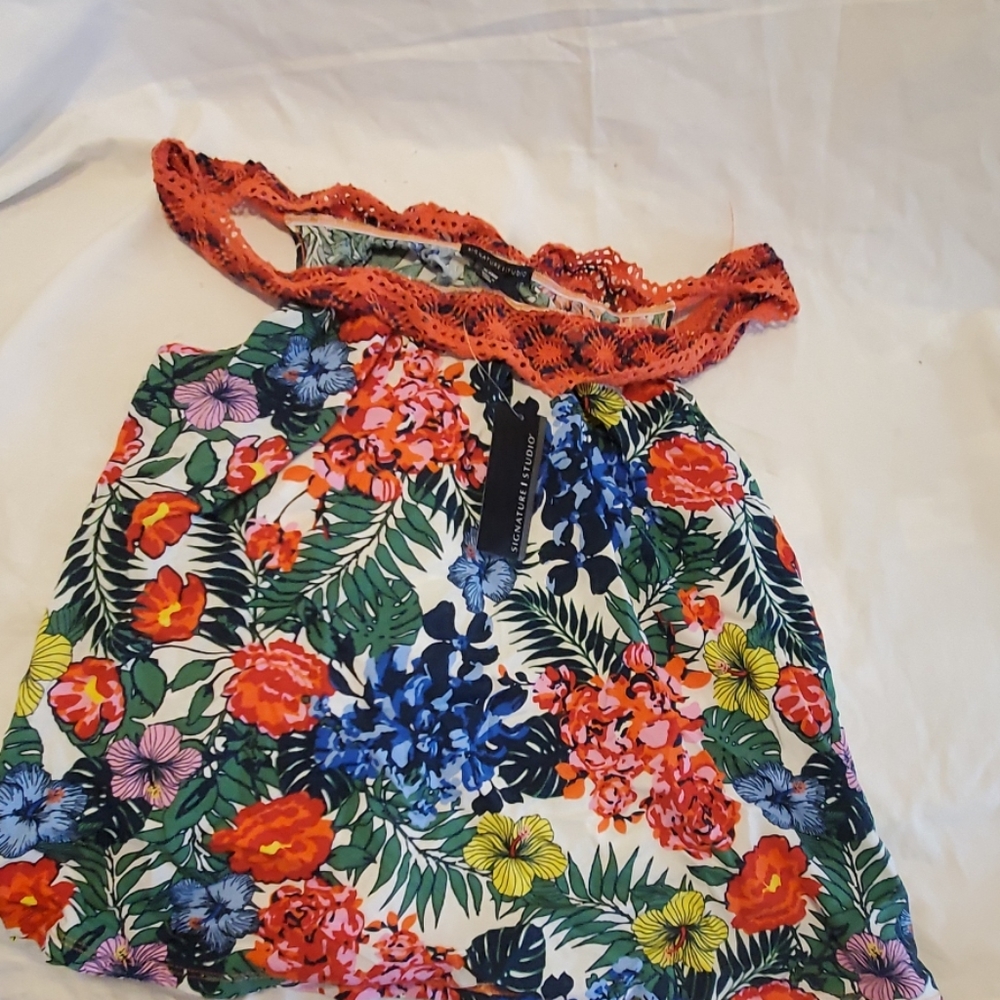 Pretty Top. XL
